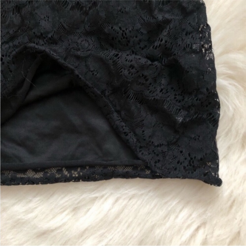 Banana Republic Lace Tank - Picture 2 of 6